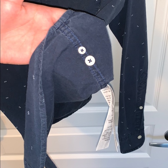 Abercrombie & Fitch Men’s Navy Arrow Print Shirt - Picture 3 of 5